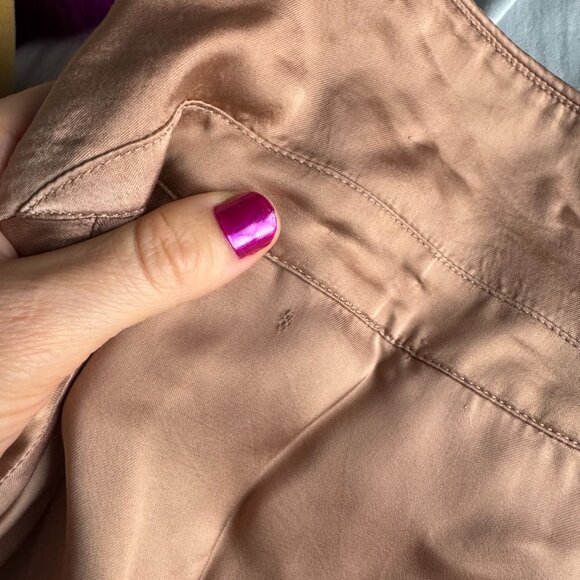 Aritzia Wilfred Peaufiner satin blouse in light copper - M - Picture 9 of 12